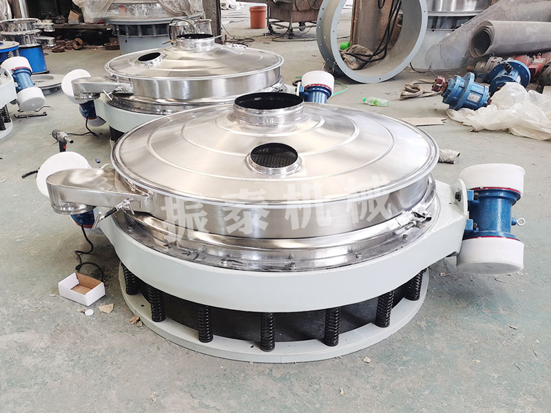 1200型電池材料石墨粉專用直排篩內(nèi)噴特氟龍帶觀察口生產(chǎn)已完成，發(fā)往青島，請(qǐng)余經(jīng)理注意查收！